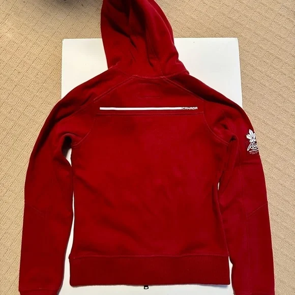 Roots Women’s Zipper Hoodie. Size small - Picture 3 of 4